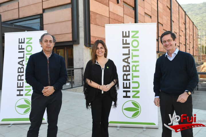 YoFui.com Herbalife Nutrition reafirma su compromiso con el triatlón y el Club Deportivo UC, Edificio de deportes Club Deportivo UC  (9005)